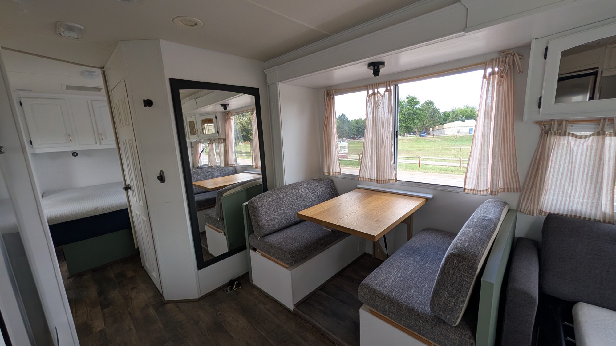 Convertible Dinette 